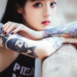 有纹身的减肥小姐姐图片,健身达人展现健康美态